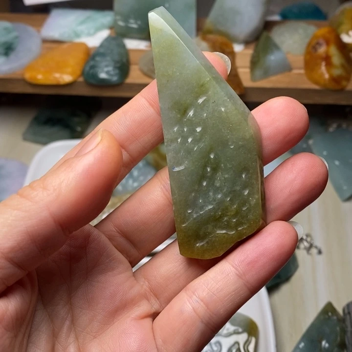 翡翠未镶嵌颈饰天然