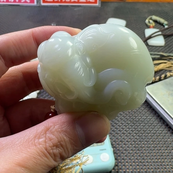 空***灵和田玉未镶嵌颈饰