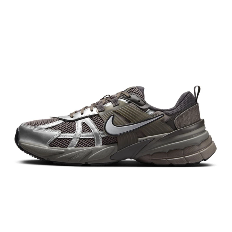 Nike耐克男子V2K RUN运动跑步鞋HQ1678-200