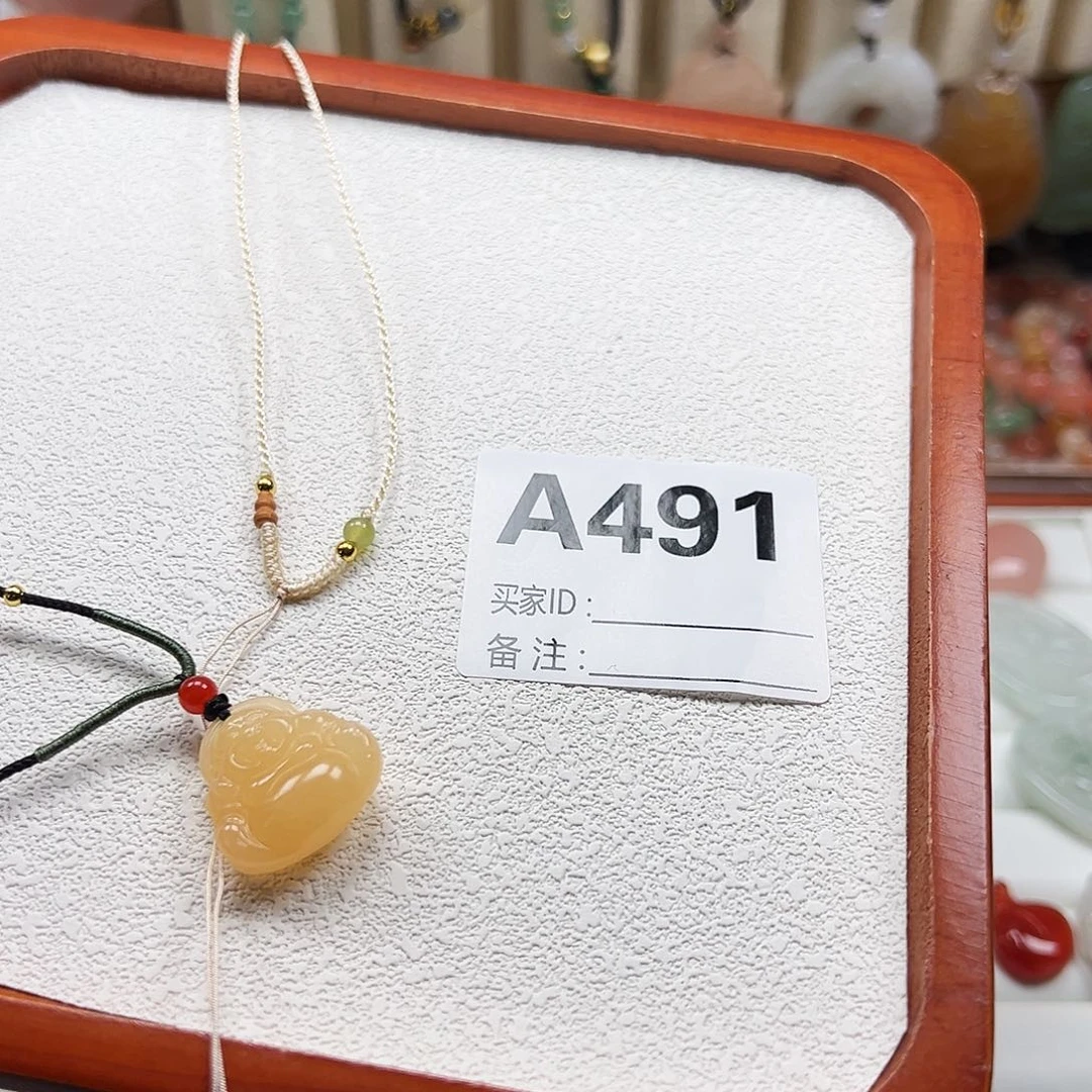 贵***妹石英质玉合金颈饰