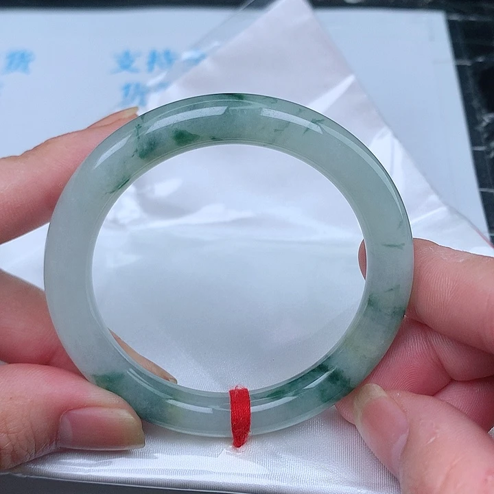 翡翠手镯（圆镯）未镶嵌