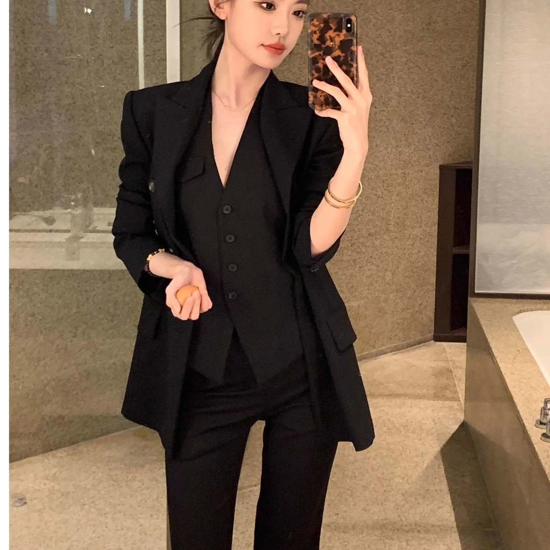 黑色气质职业西装套装女时尚高级感春秋新款西服马甲微喇裤三件套
