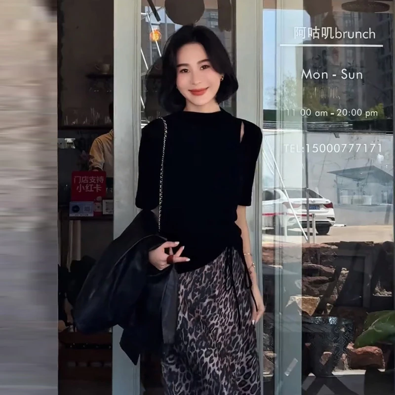 夏秋2025复古高端时尚设计感半高领短袖T恤女气质百搭黑色上衣