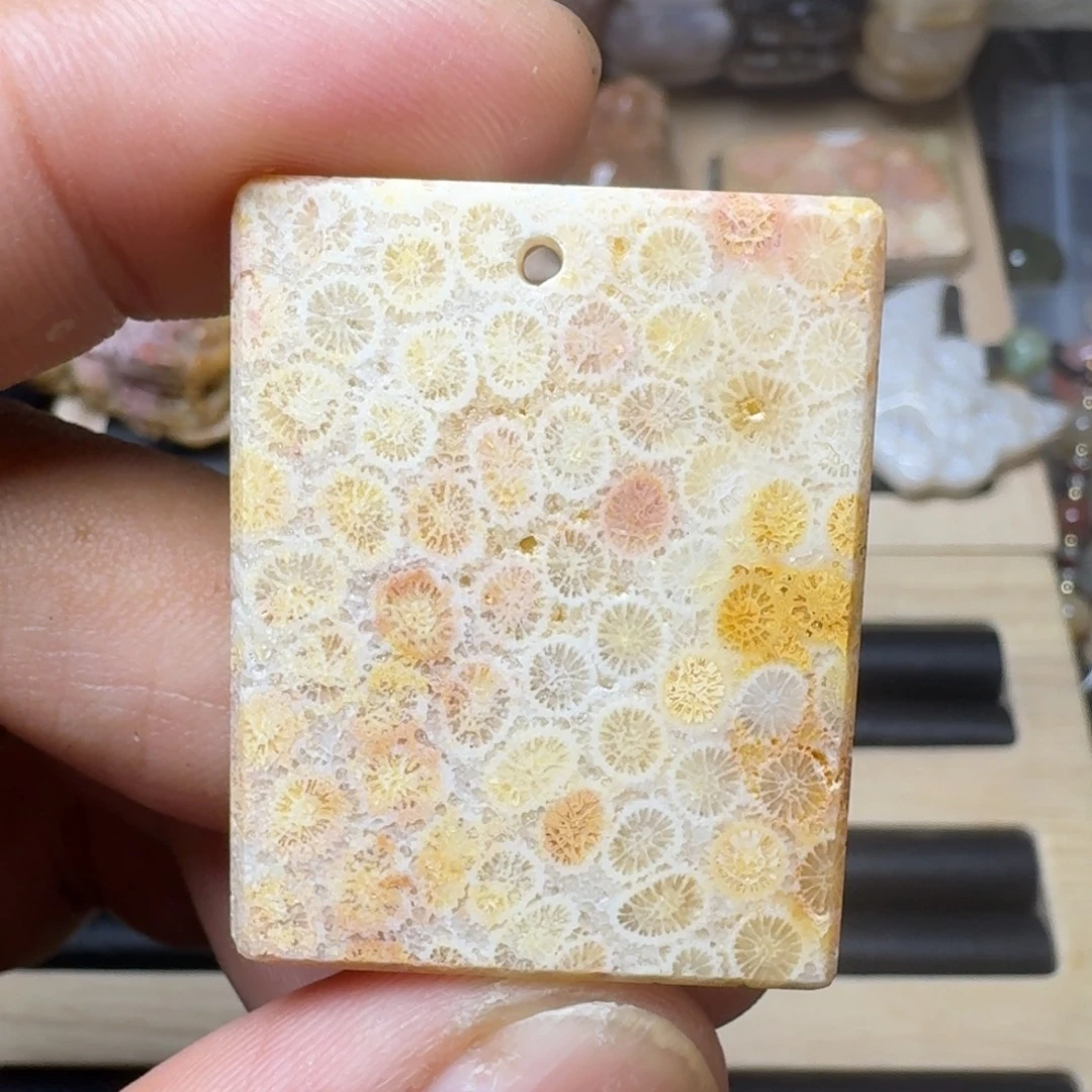 未镶嵌纯天然色有机玉石保真色硅化玉特价