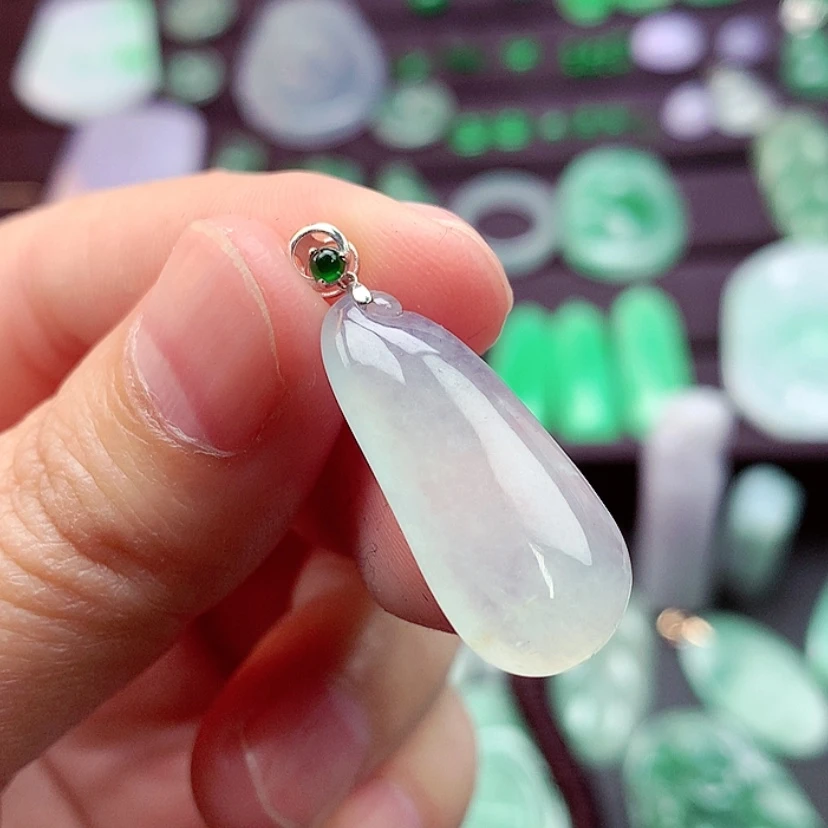 【闪购商品】吊坠(不含链)18K金镶嵌翡翠福瓜