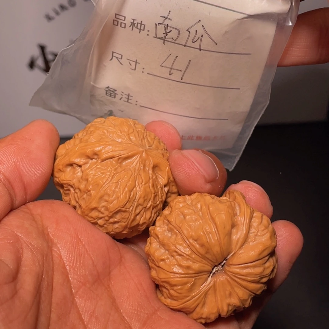 文玩核桃吊坠关****哟文玩核桃