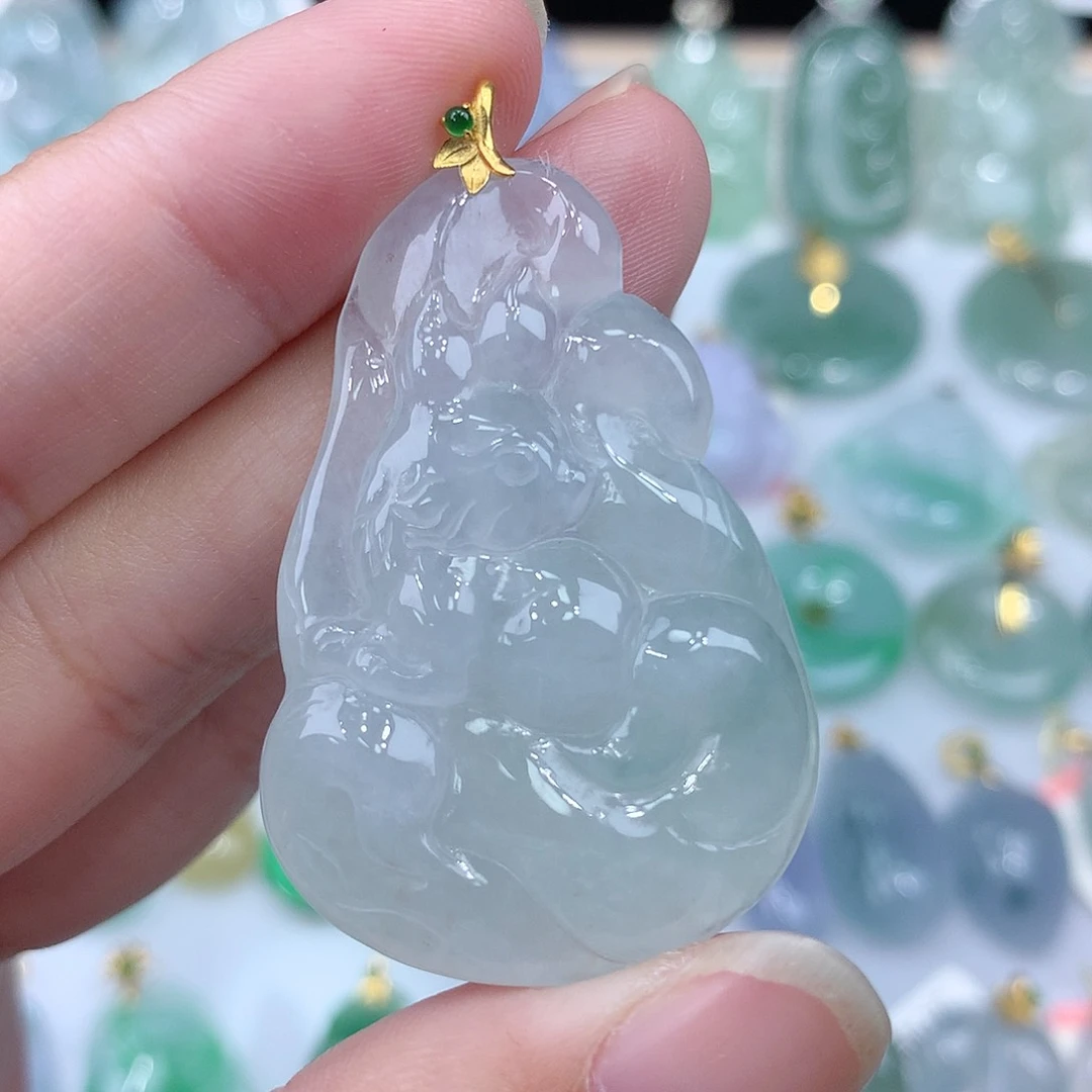 翡翠颈饰18K金镶嵌九尾