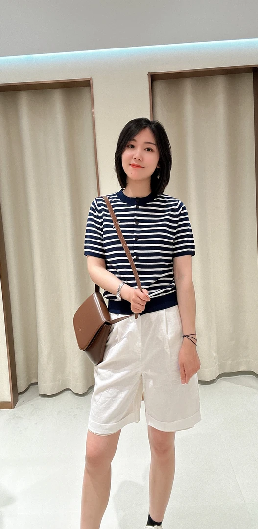 圆领时尚短袖开衫