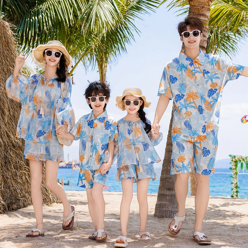 夏季沙滩度假亲子装一家三四口游泳衣情侣海边度假多巴胺沙滩泳衣