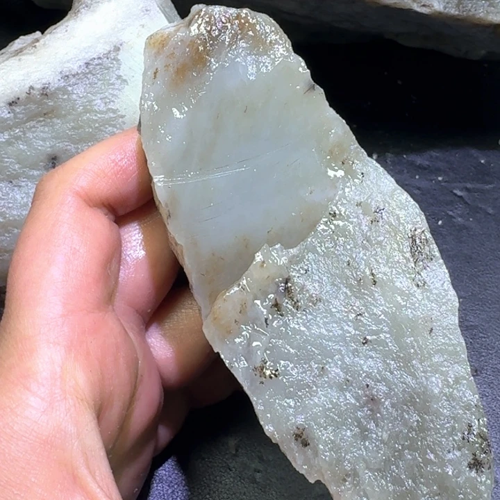 和田玉未镶嵌珠宝半成品