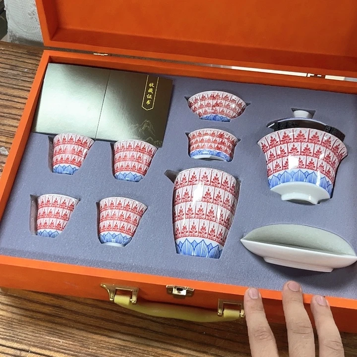 孤品茶具套装等。