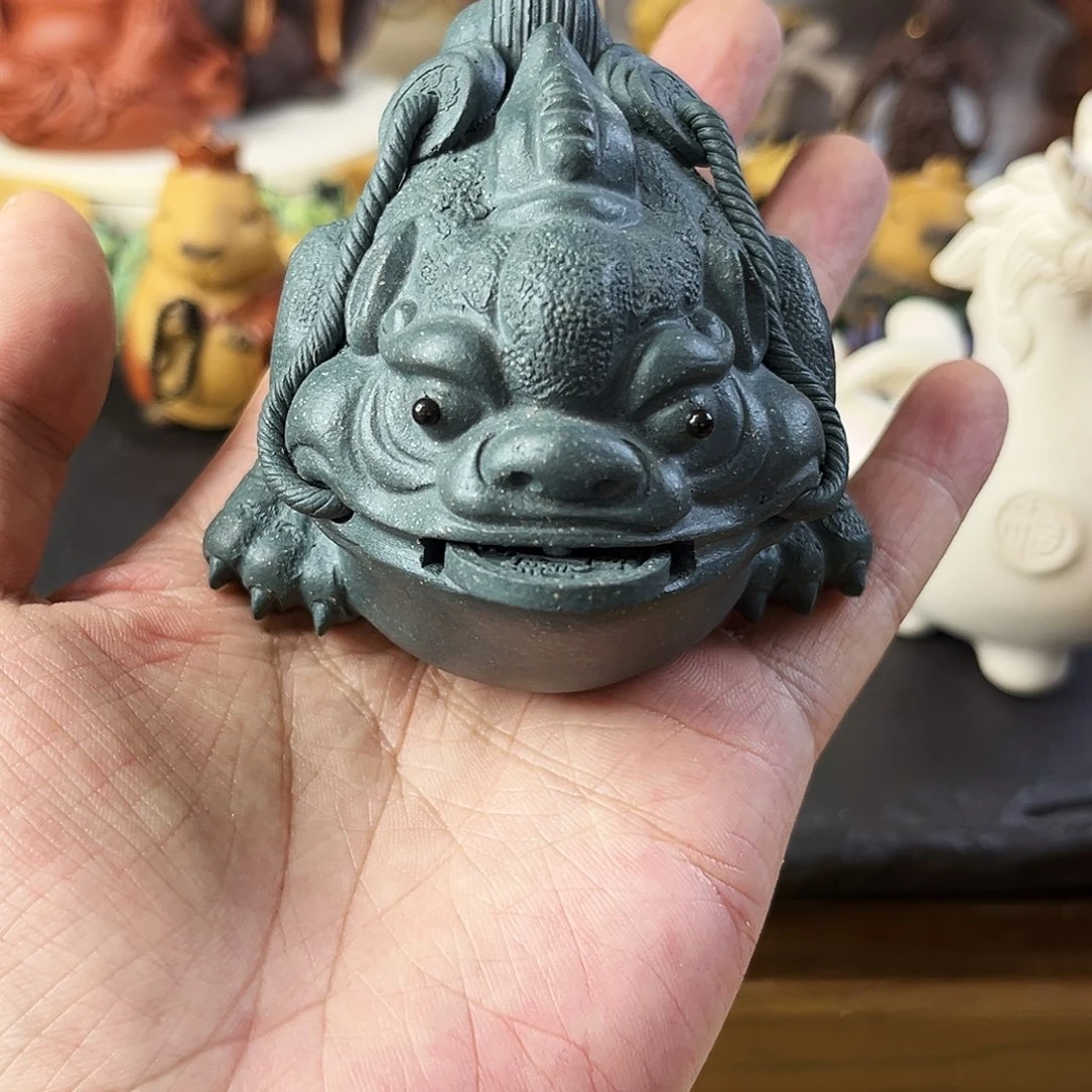 紫砂茶宠金蟾墨绿泥