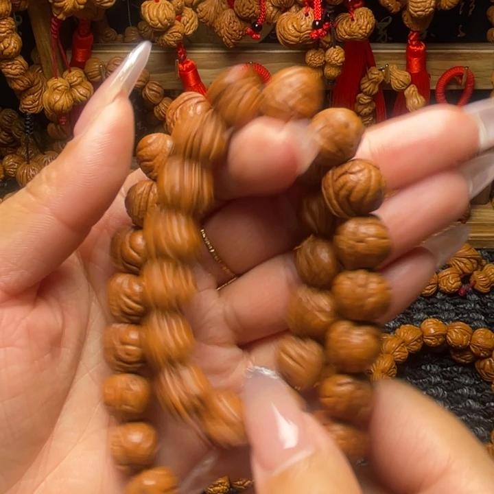 木质类龙纹桃枭挂件