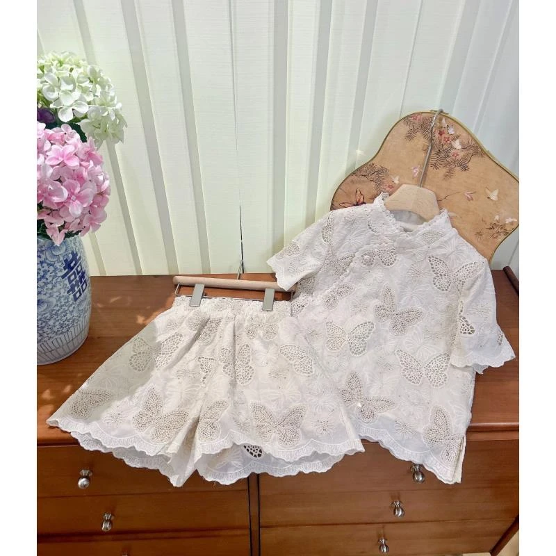 CCM2025夏季新款新中式立领重工蝴蝶刺绣镂空上衣高级感蕾丝短裤