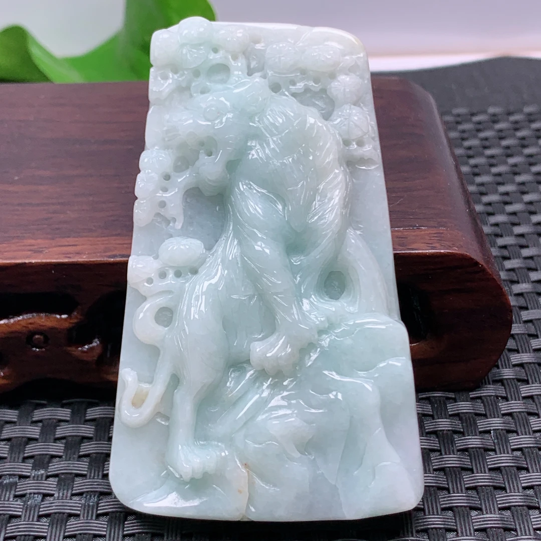 缅料天然a货翡翠上山虎吊坠真玉石满绿色大生肖虎牌挂件挂坠仿古
