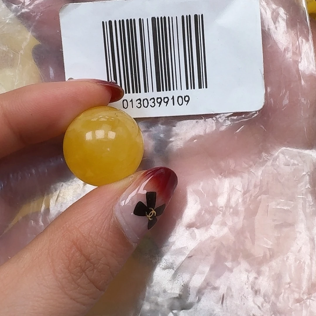 琥珀未镶嵌裸石悠悠