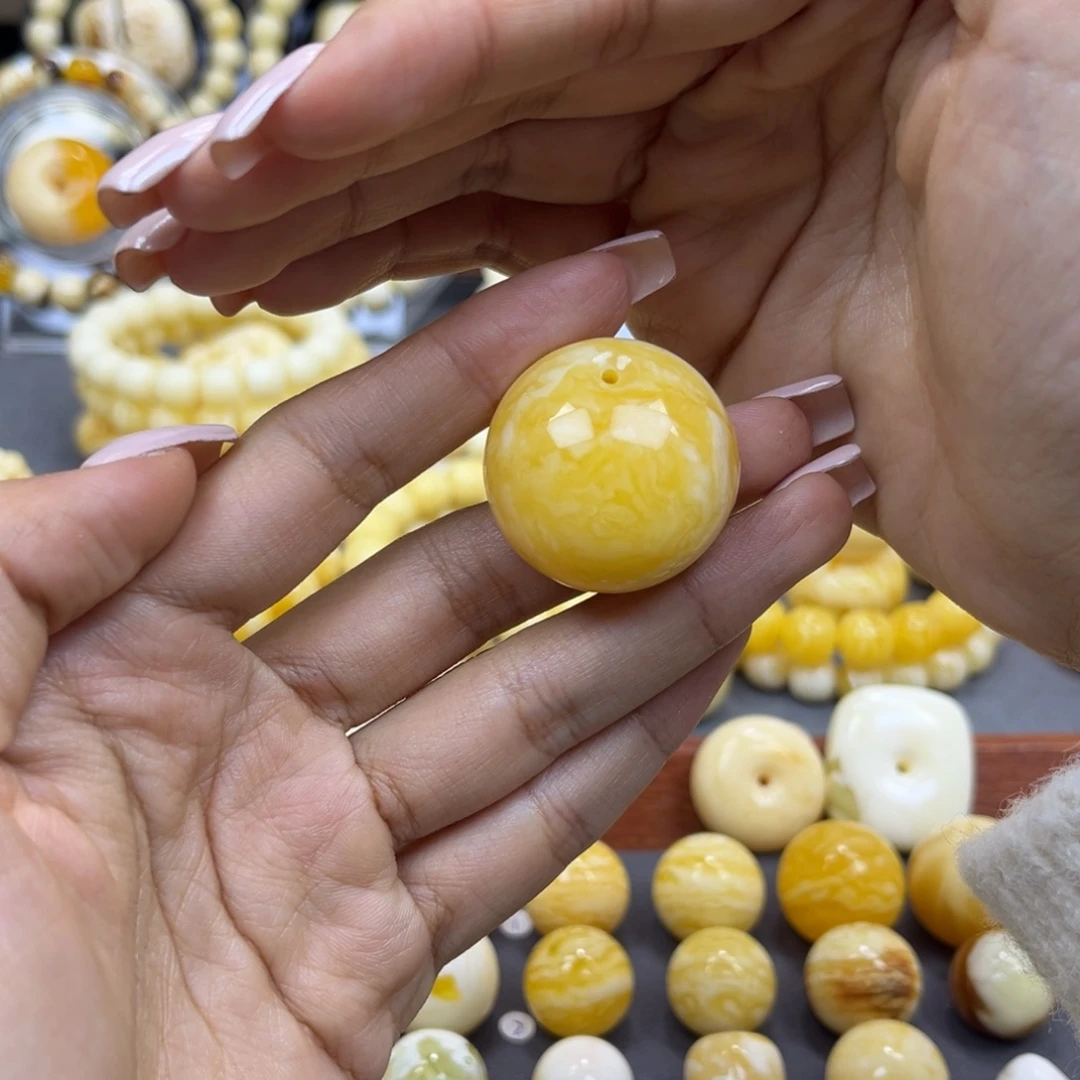 琥珀未镶嵌手串……