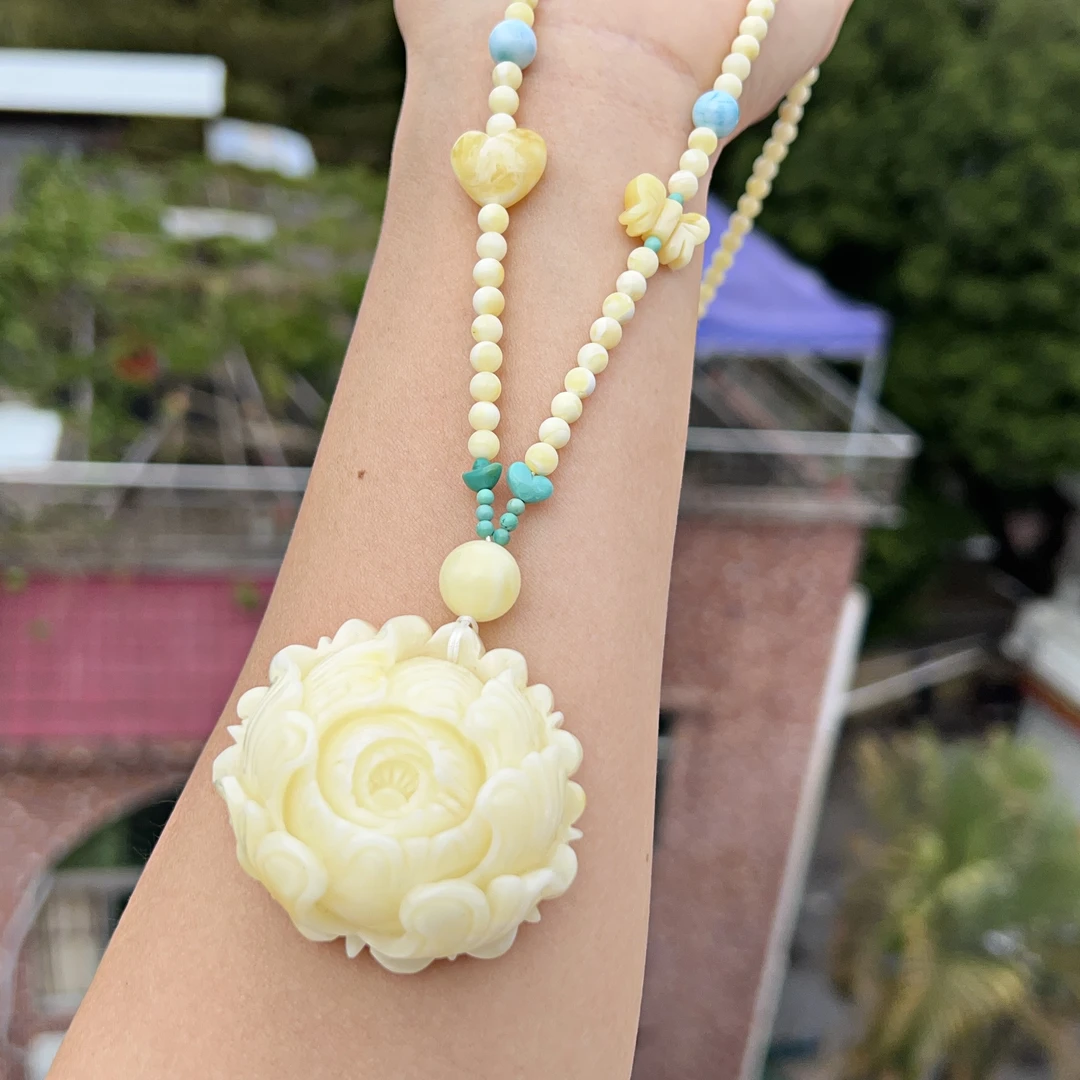 天然琥珀蜜蜡白蜡立体牡丹花项链时尚百搭气质长款