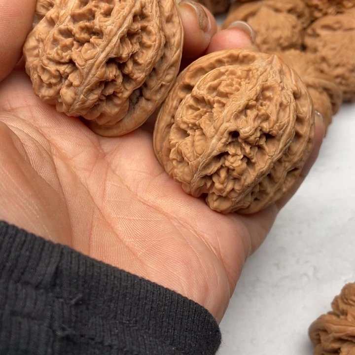 文玩核桃把件8**6粗筋