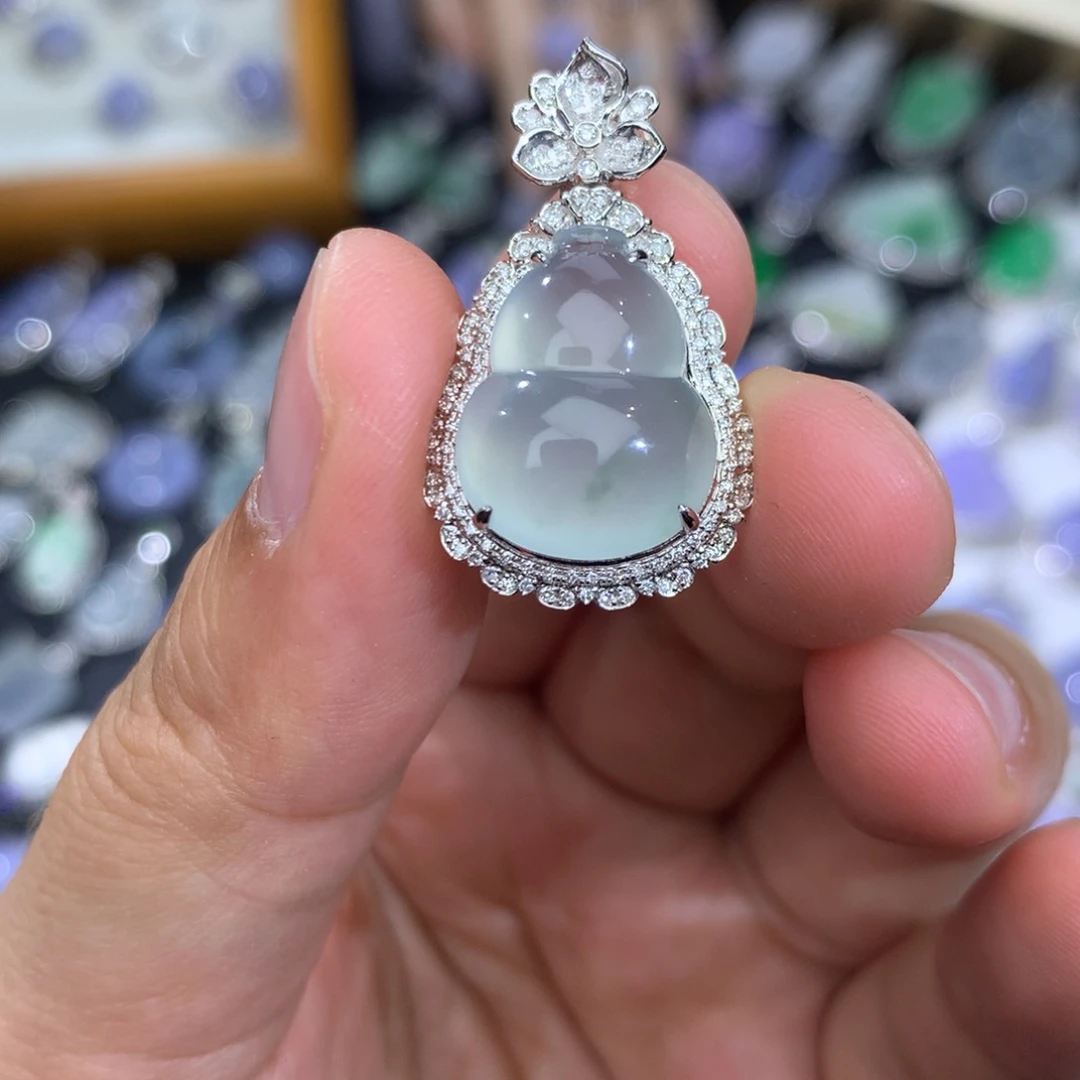 翡翠18K金镶嵌吊坠(不含链)签收后48小时鉴赏期