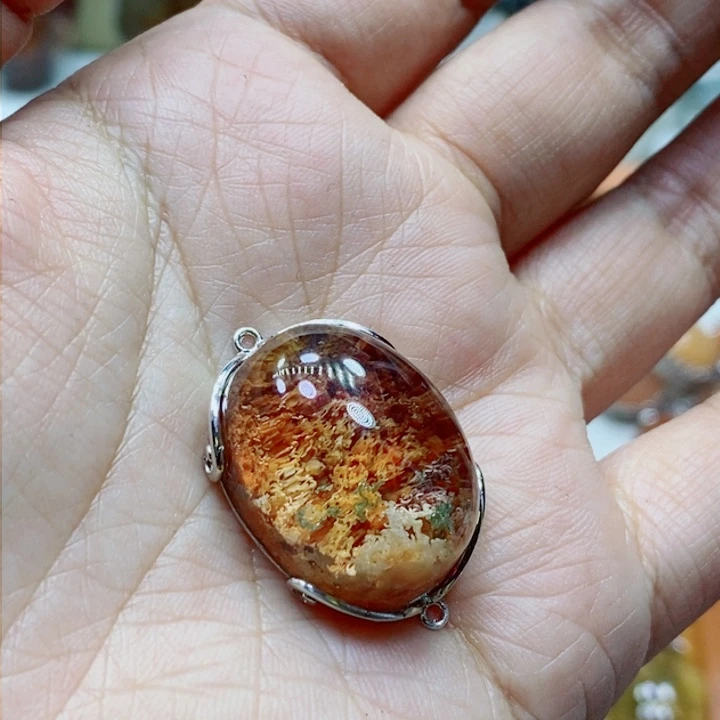 未镶嵌颈饰水晶快*?水晶