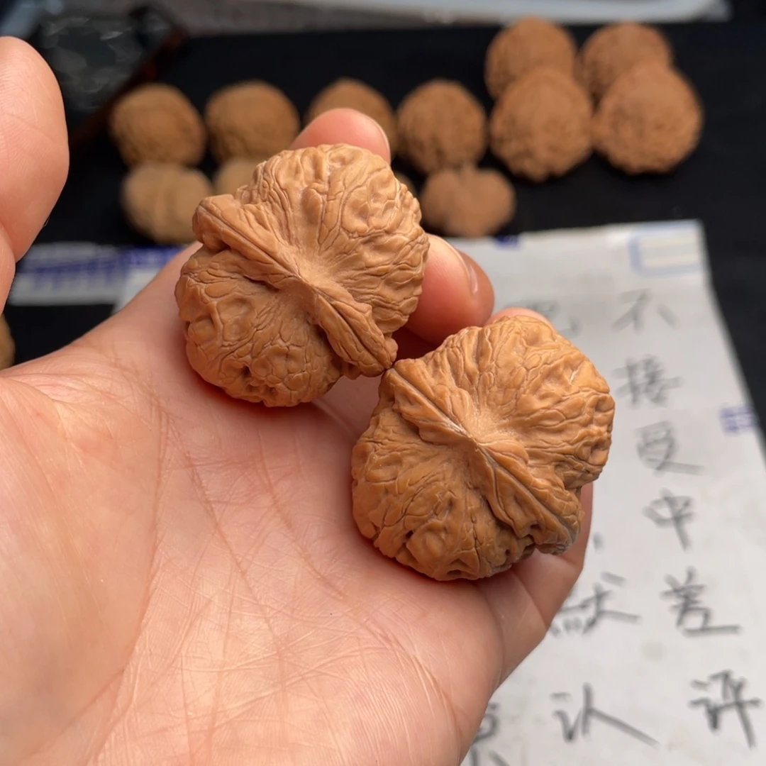 文玩核桃吊坠072。39元宝