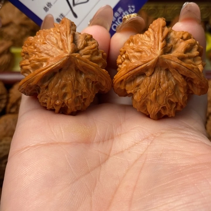 山***哥把件桃核全品大三棱