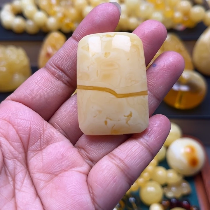 琥珀未镶嵌珠宝奇石M48号无事牌