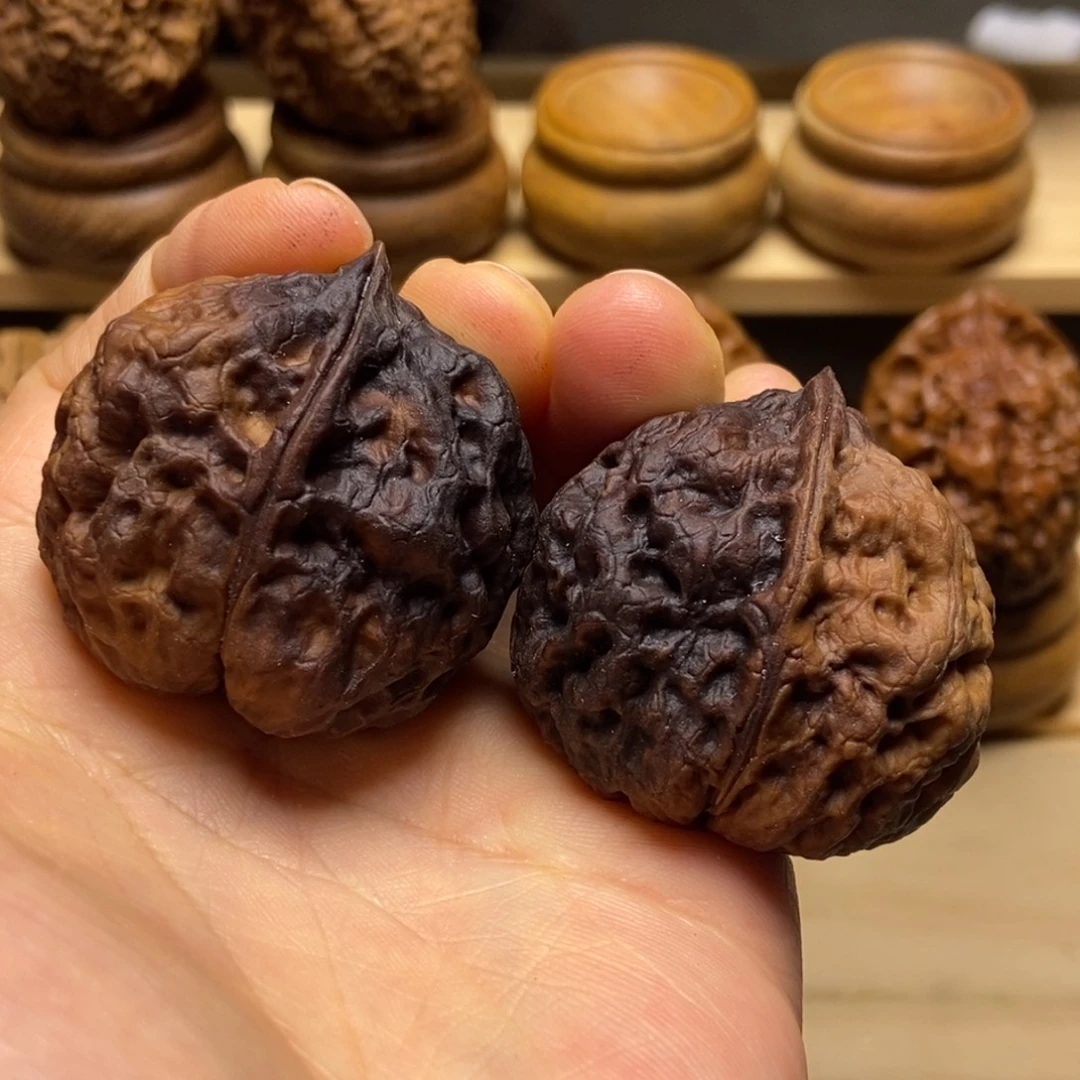 淼***果文玩核桃把件毒王