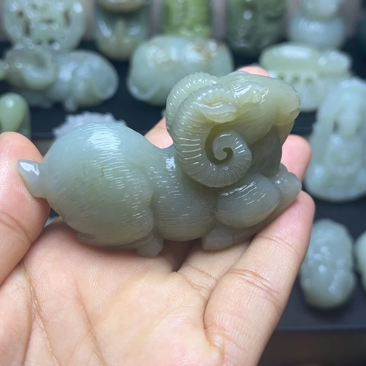 和田玉未镶嵌颈饰