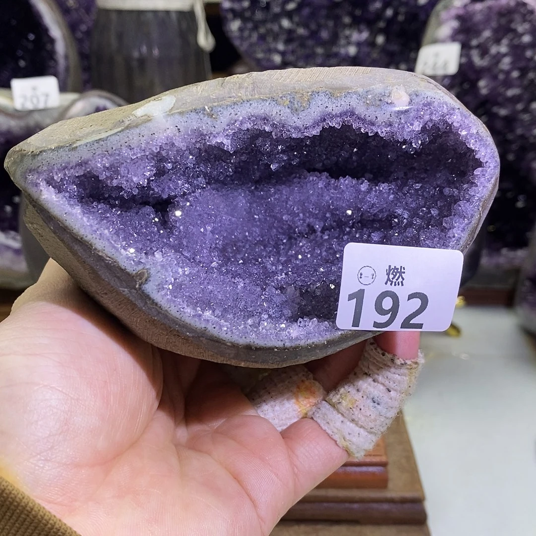 紫晶未镶嵌大型摆件（非配饰）