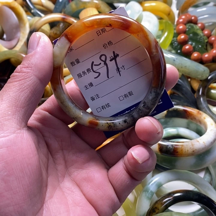 未镶嵌透闪石-蛇纹石玉手镯