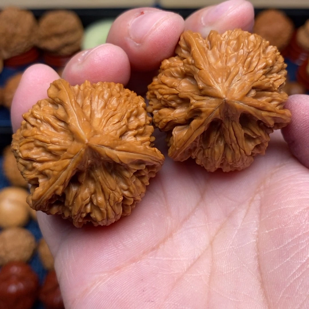 文玩核桃把件?**瘾手捻