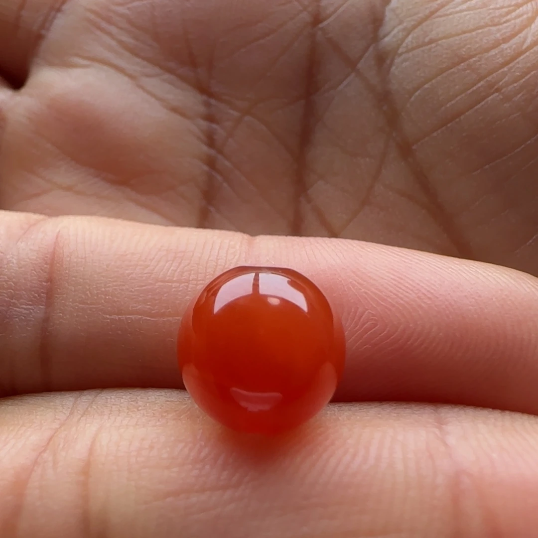 丢***人南红玛瑙未镶嵌圆珠10.4