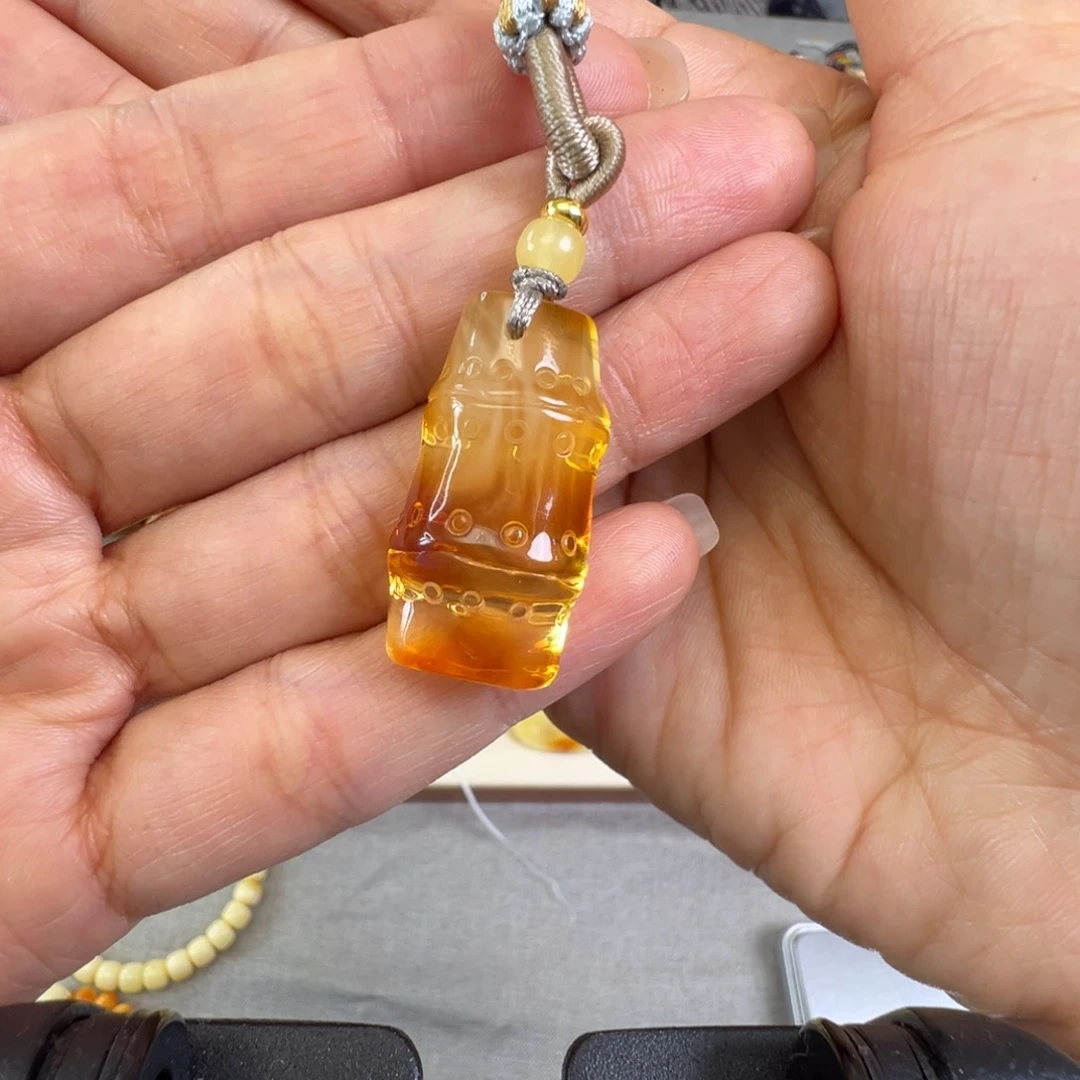 琥珀裸石未镶嵌蜜蜡