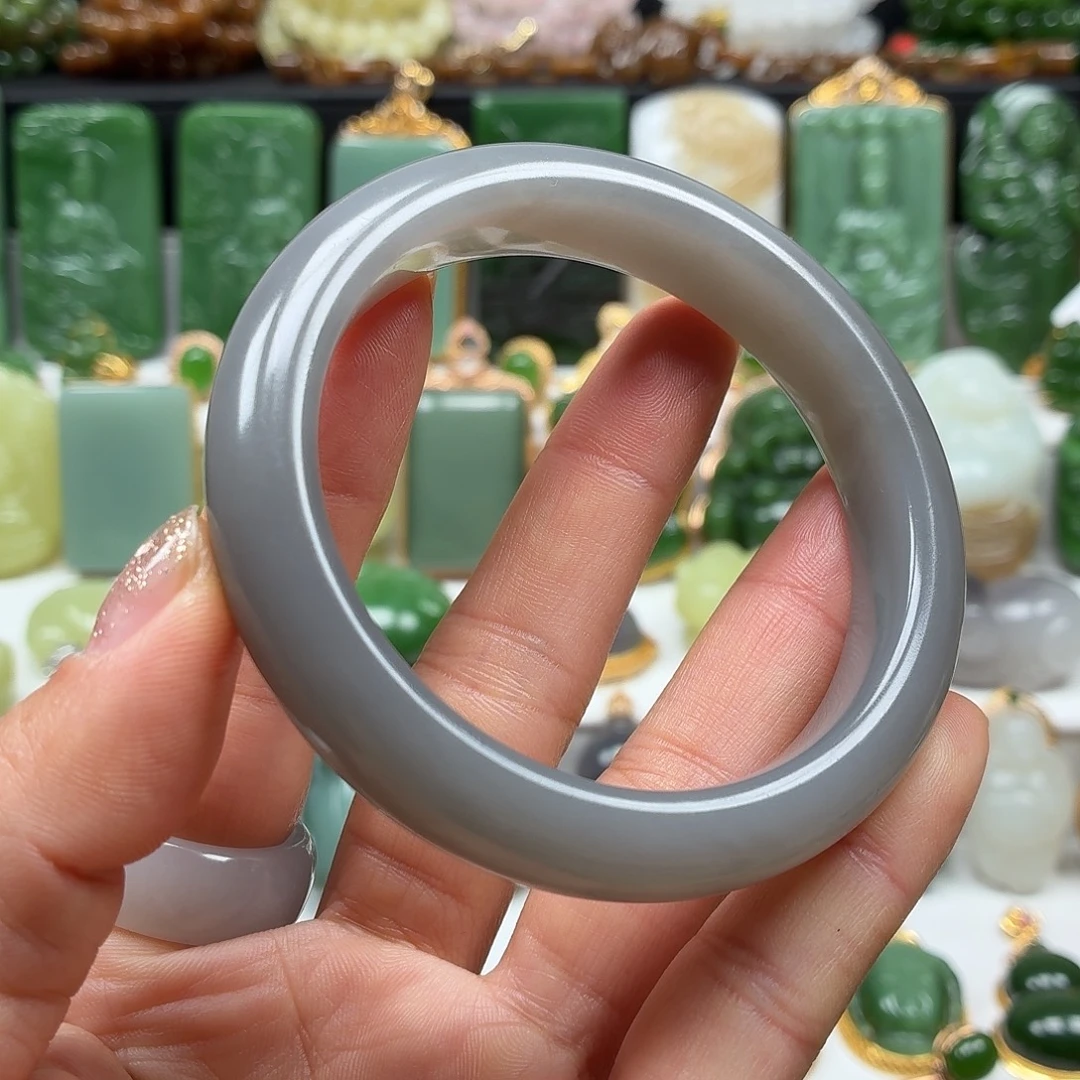 和田玉未镶嵌颈饰56.7大漏