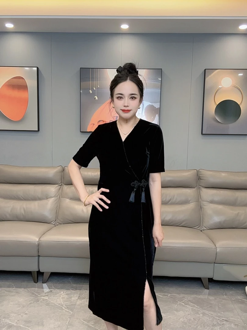 秋季A字裙短袖高腰男友风连衣裙V领设计感复古工装风3122显瘦黑色