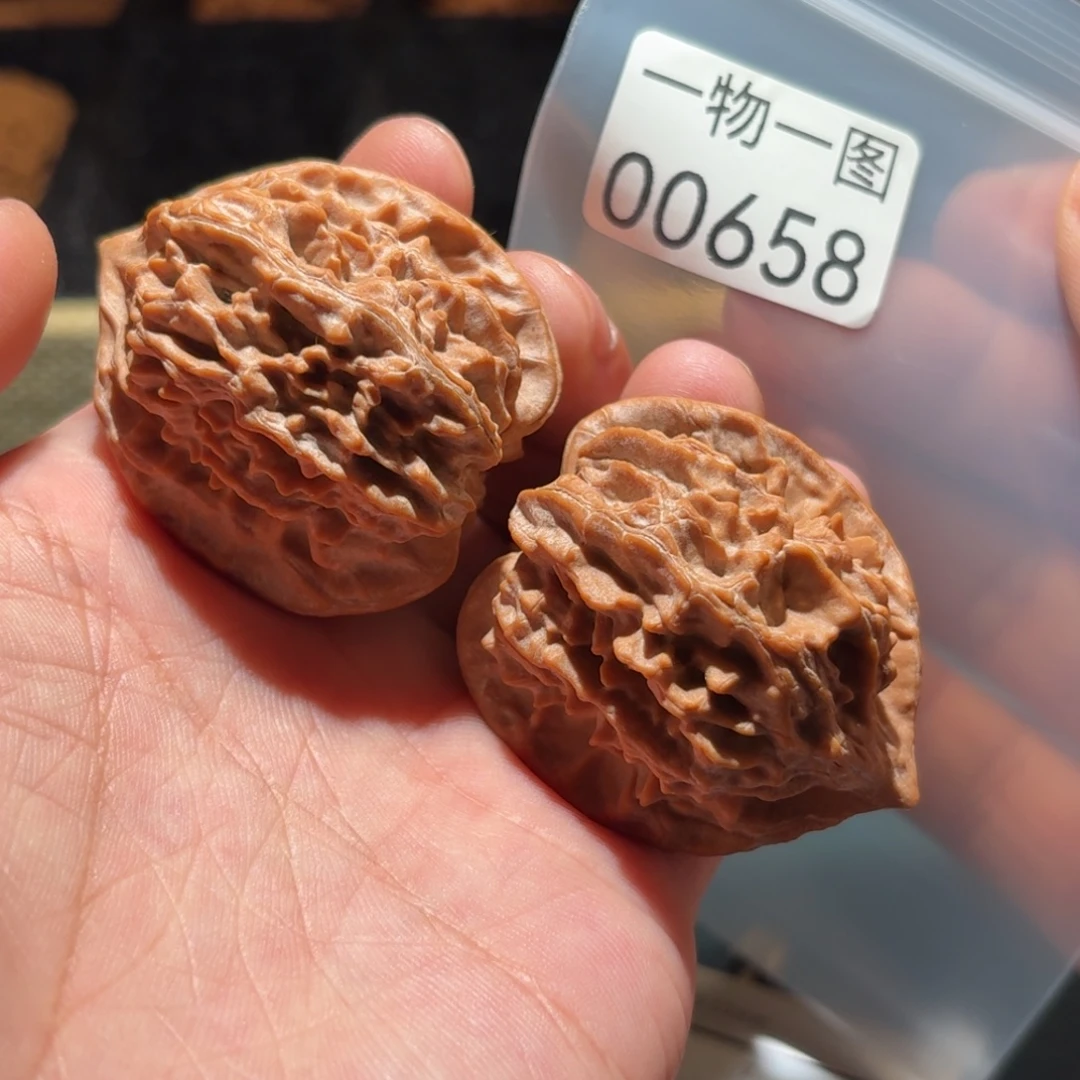 把件文玩核桃红珊瑚