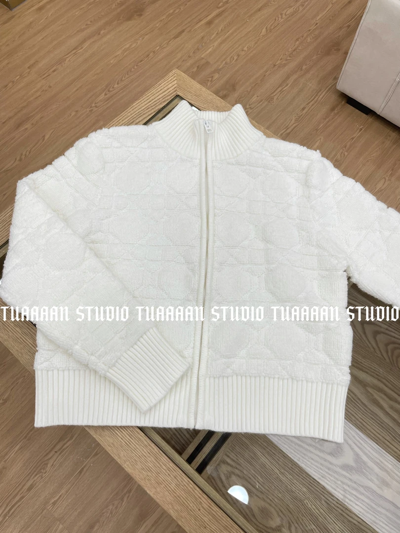 TUAAAN"绒绒球"气质小香风白色短款秋冬百搭外套