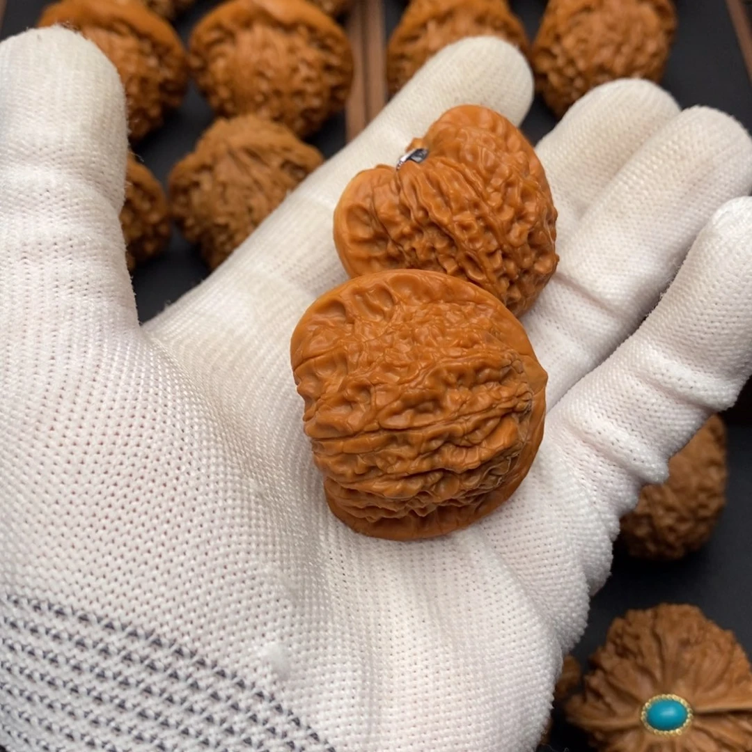 文玩核桃把件C****t血麒麟