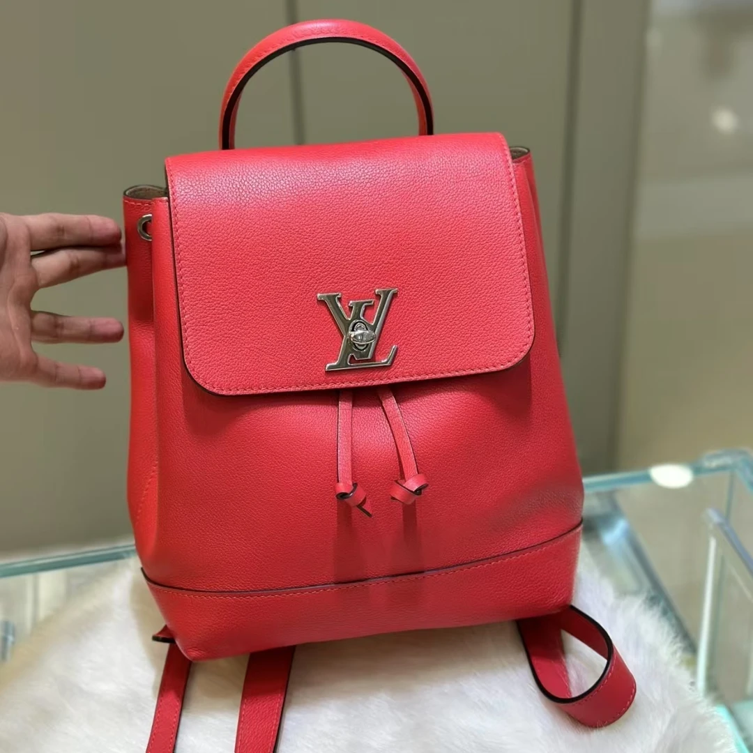 99新 LouisVuitton/路易威登 蔚蓝/红色全皮lockme双肩包休闲