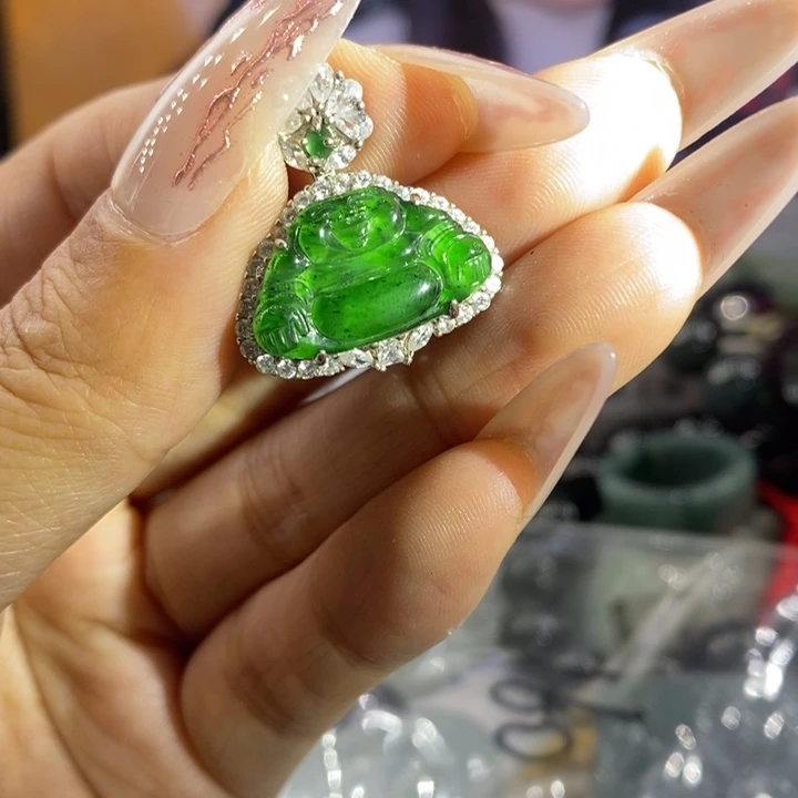 翡翠吊坠(不含链)未镶嵌还**由703