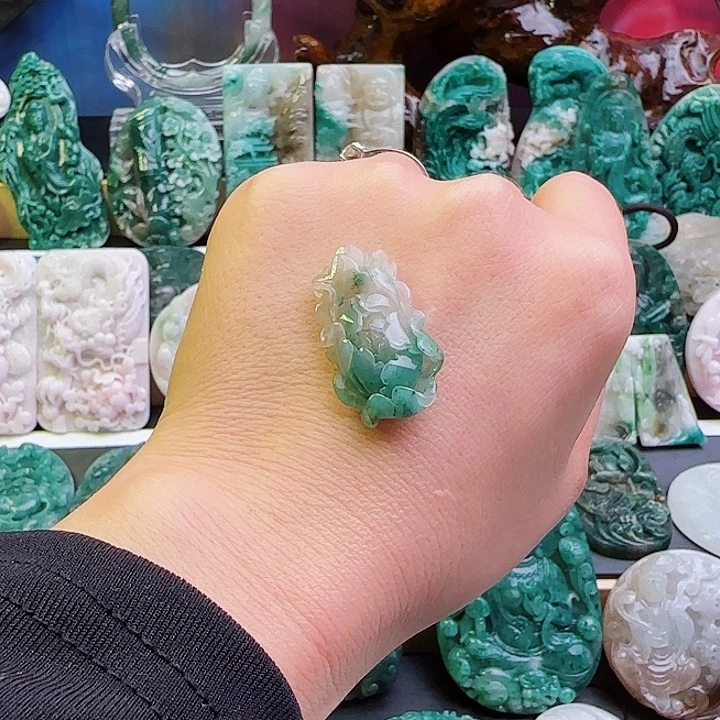 未镶嵌独山玉颈饰