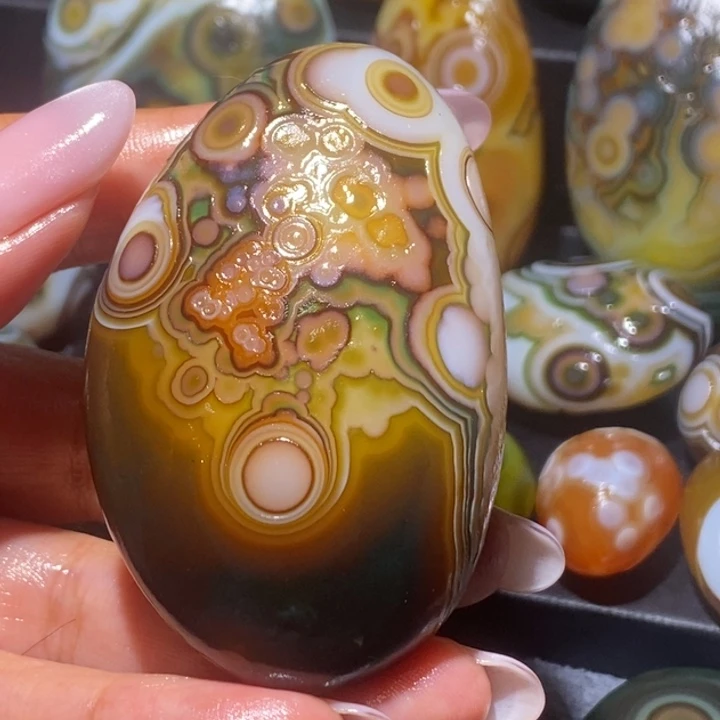 熙***沂玛瑙/玉髓未镶嵌珠宝奇石