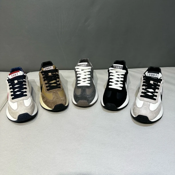 秋冬新款时尚百搭低帮轻便潮鞋男士透气防滑跑步运动休闲男鞋