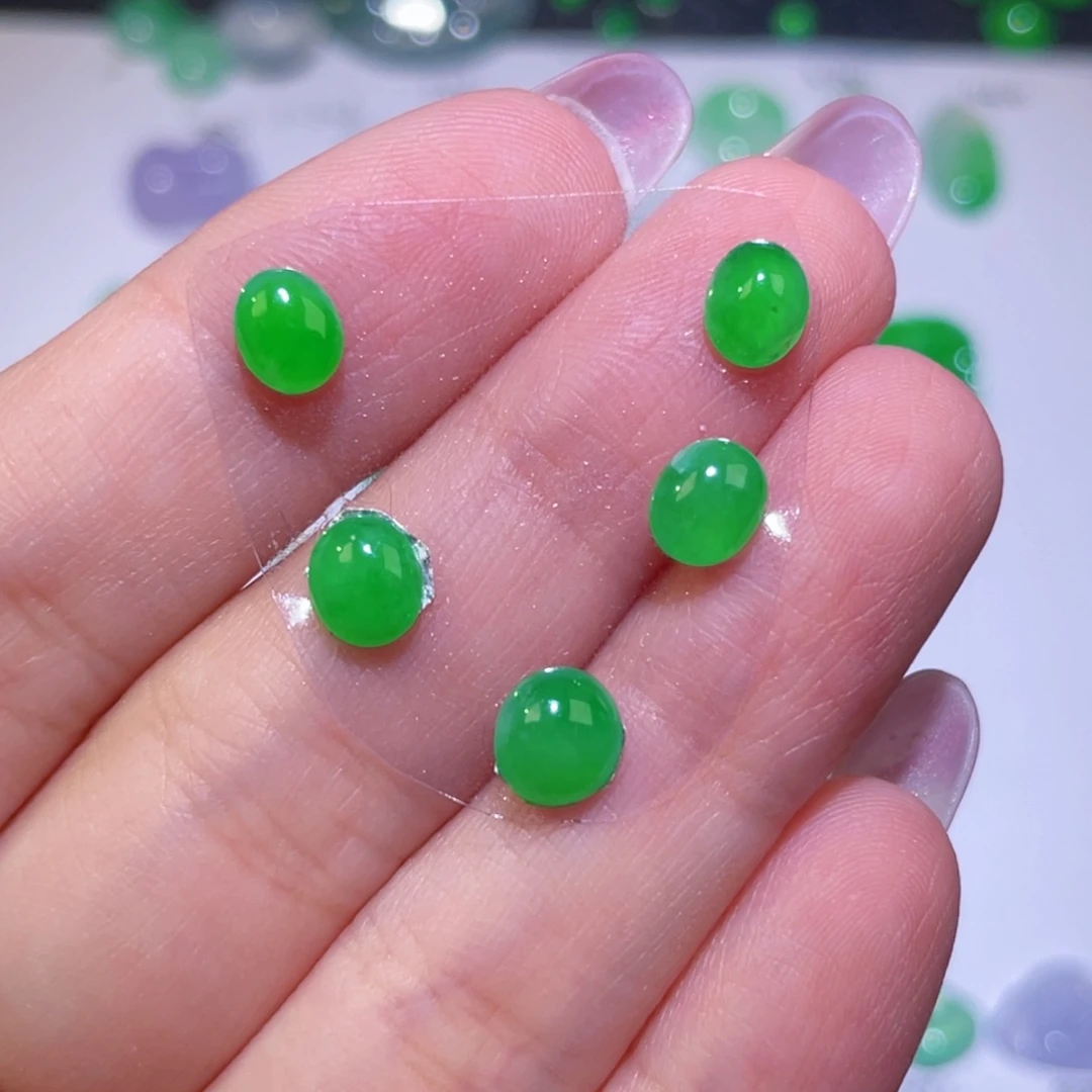 翡翠未镶嵌颈饰裸石