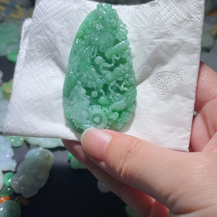 颈饰未镶嵌翡翠天