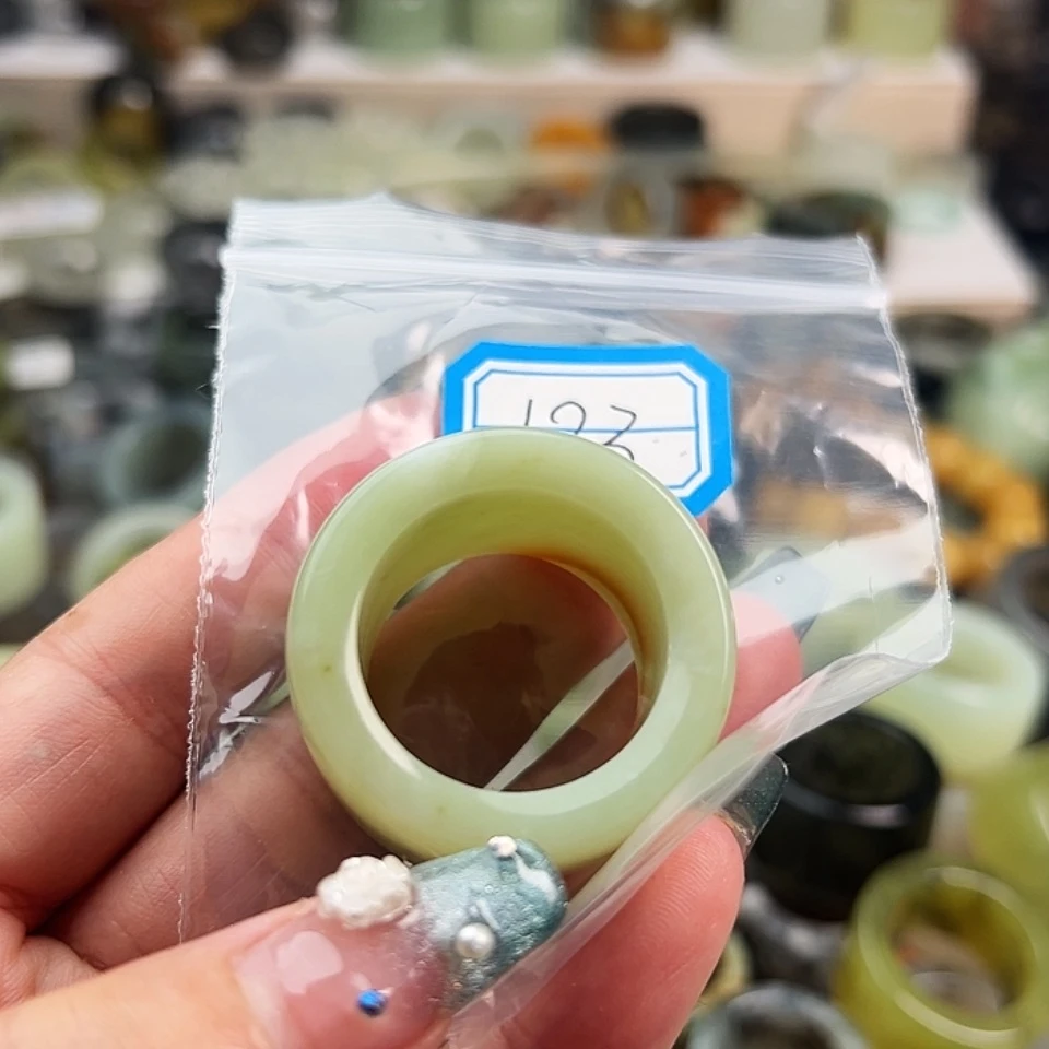 【闪购商品】蛇纹石玉未镶嵌戒指阿*提