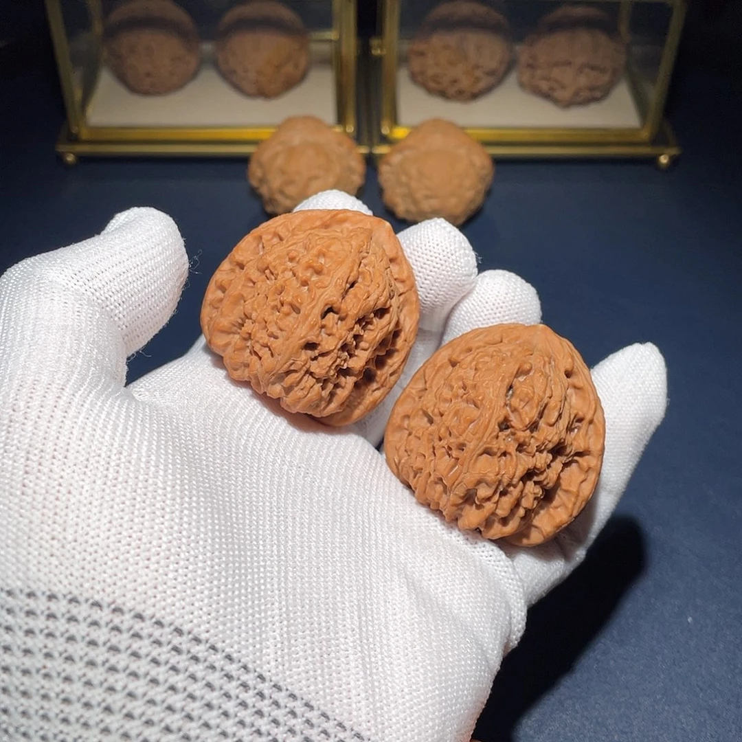 文玩核桃把件42三角南疆石