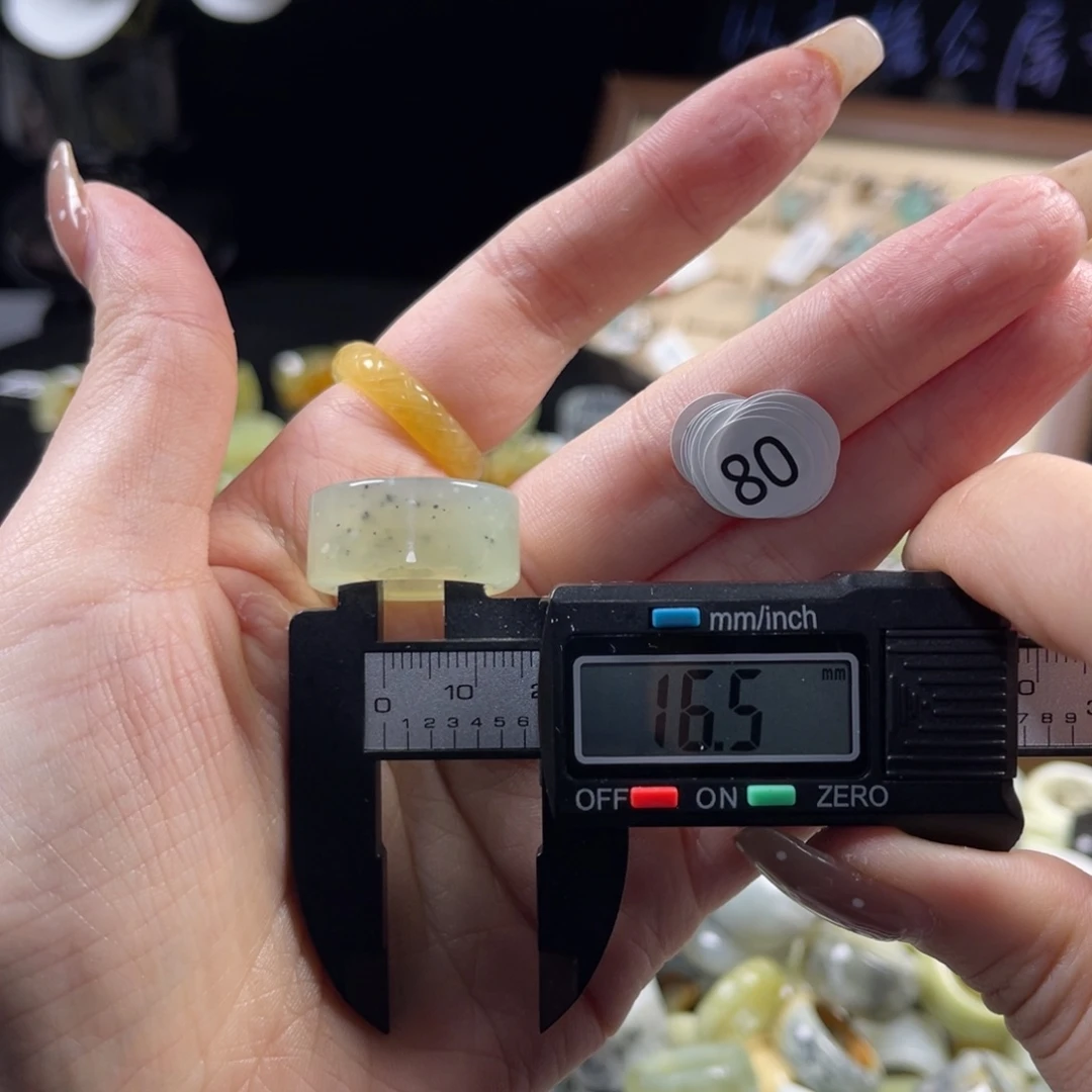 蛇纹石玉未镶嵌戒指